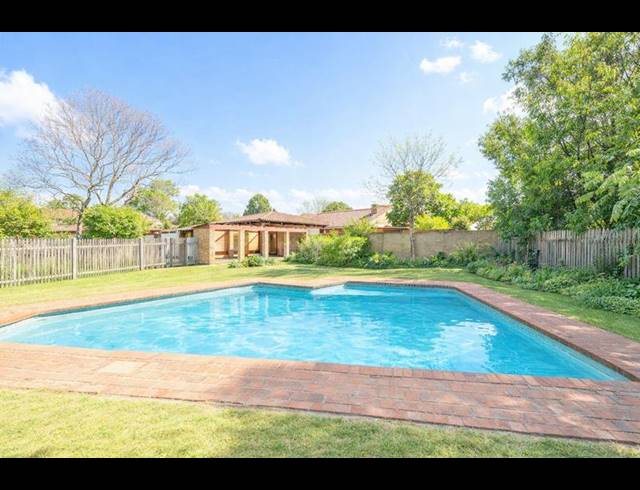 3 BEDROOM TOWNHOUSE FOR SALE IN SANDOWN